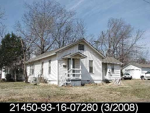 3347 E 27th Pl