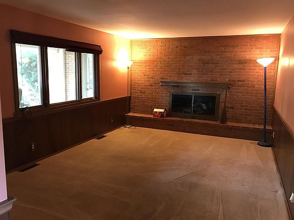 3rd image of 2600 W Purdue Ave