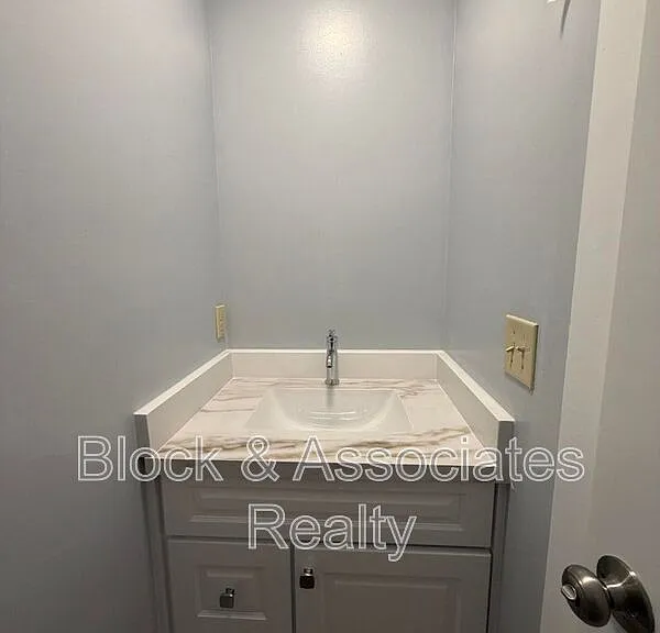 600 Manns Chapel Rd — Photo 13