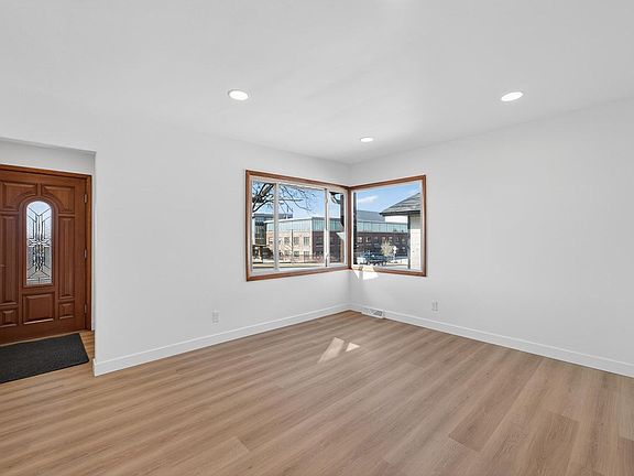 4th image of 512 22nd Avenue