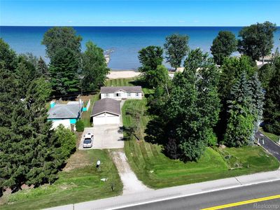 3867 S Lakeshore Rd, Harbor Beach, MI, 48441