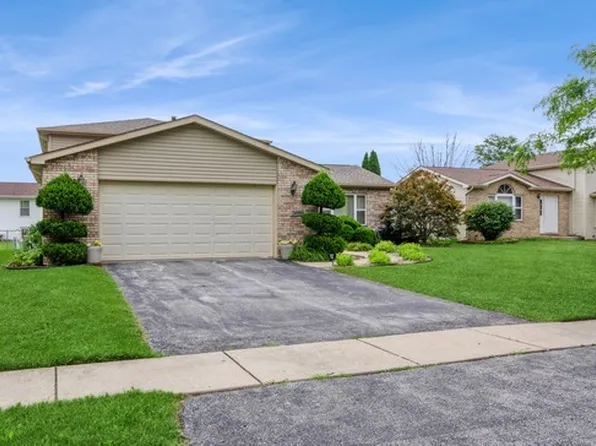 509 Farm View Rd, University Park, IL 60484