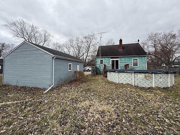 4th image of 2251 Howe Rd