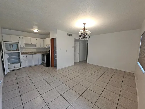 5050 SW 40th Ave #4 Photo 1
