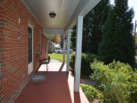 3rd image of 311 Peach Blossom Ct