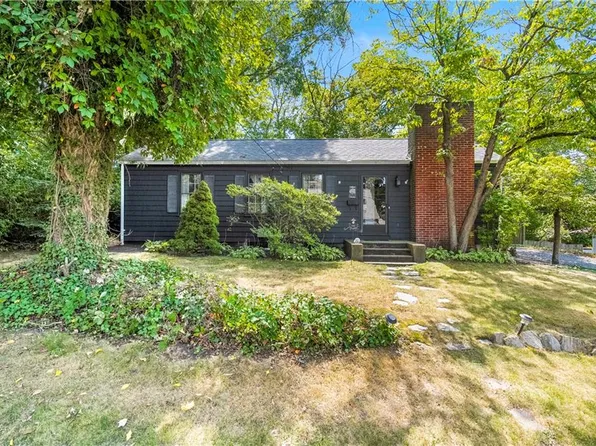 26 Whipple Ave E, Riverside, RI 02915