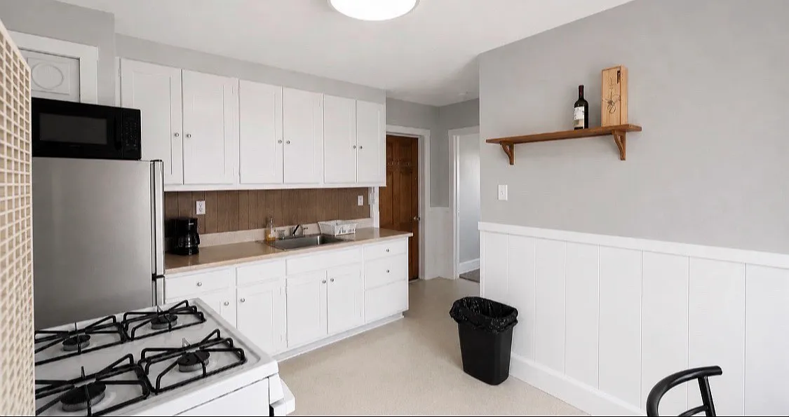 219 Lancaster St — Photo 2