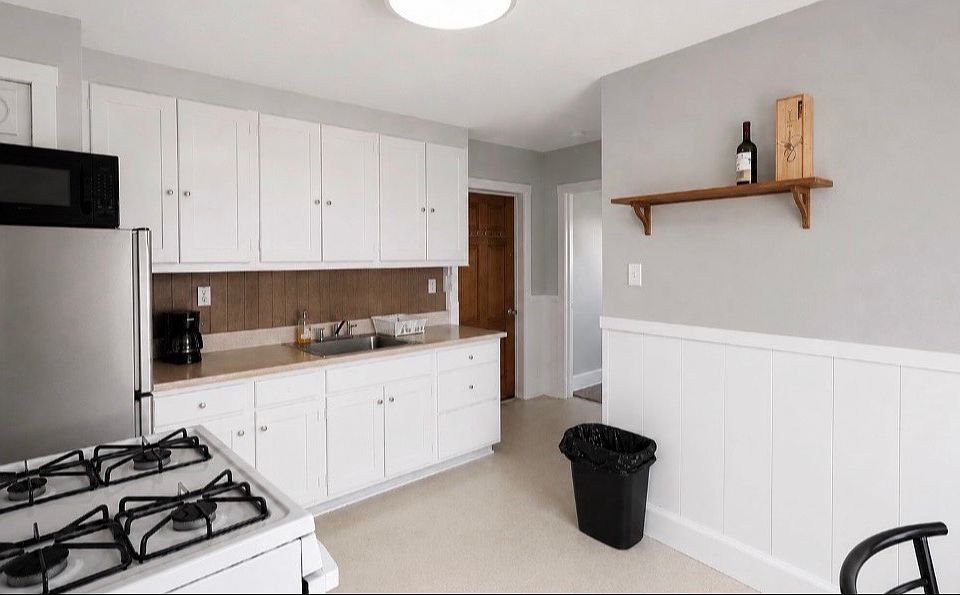 2nd image of 219 Lancaster St #3