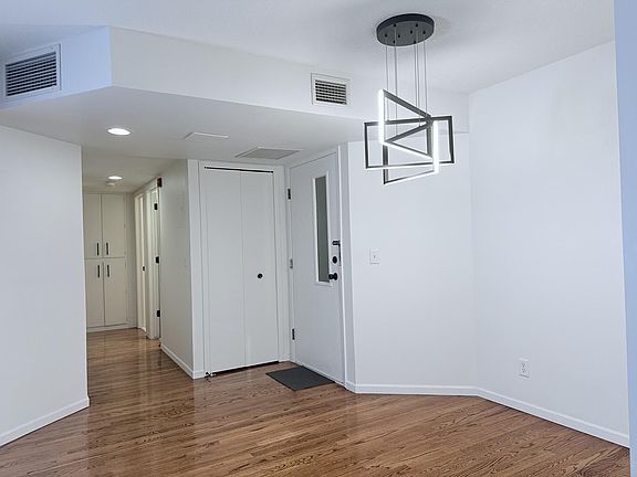 5th image of 2485 Canabury Dr APT 205