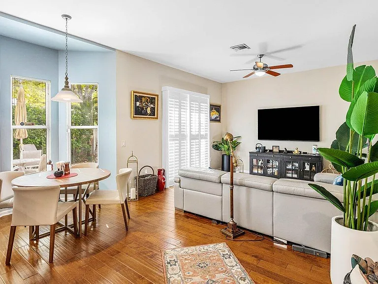 1875 Highland Grove Dr — Photo 11