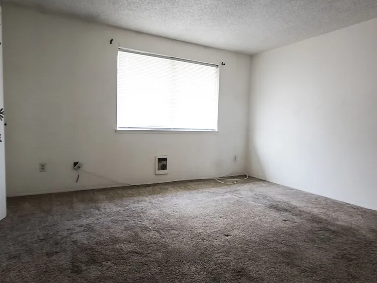 2019 C St SE — Photo 10