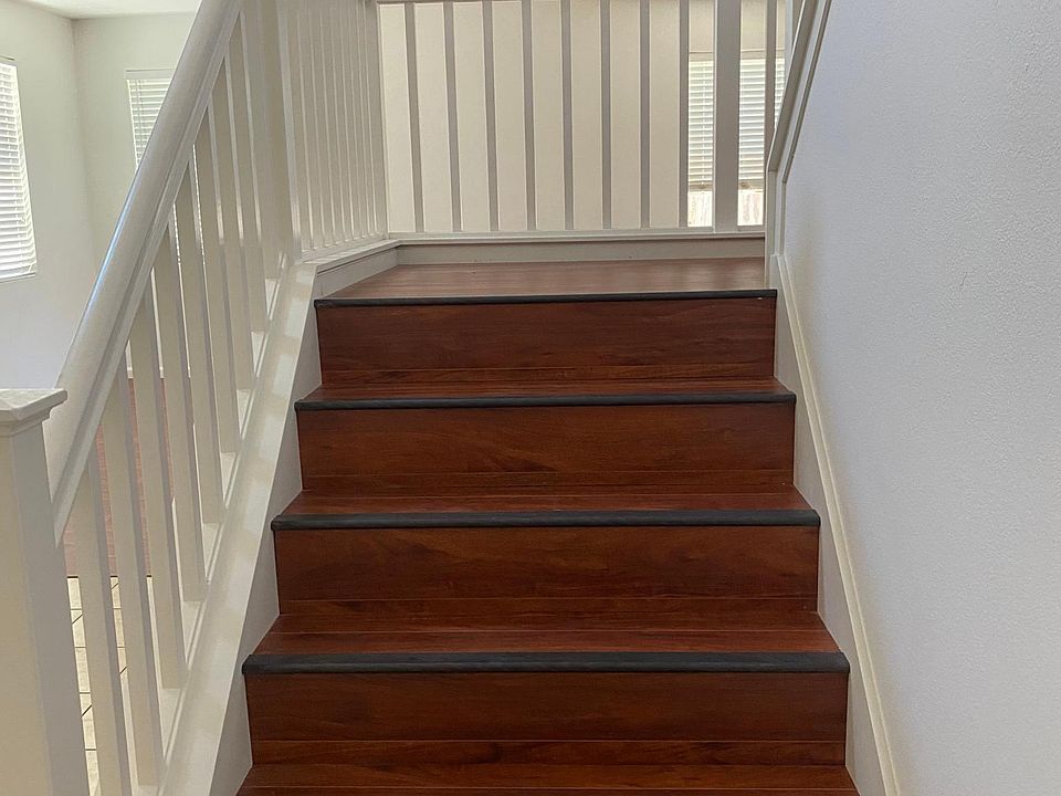 2nd image of 1205 Flicker Ln