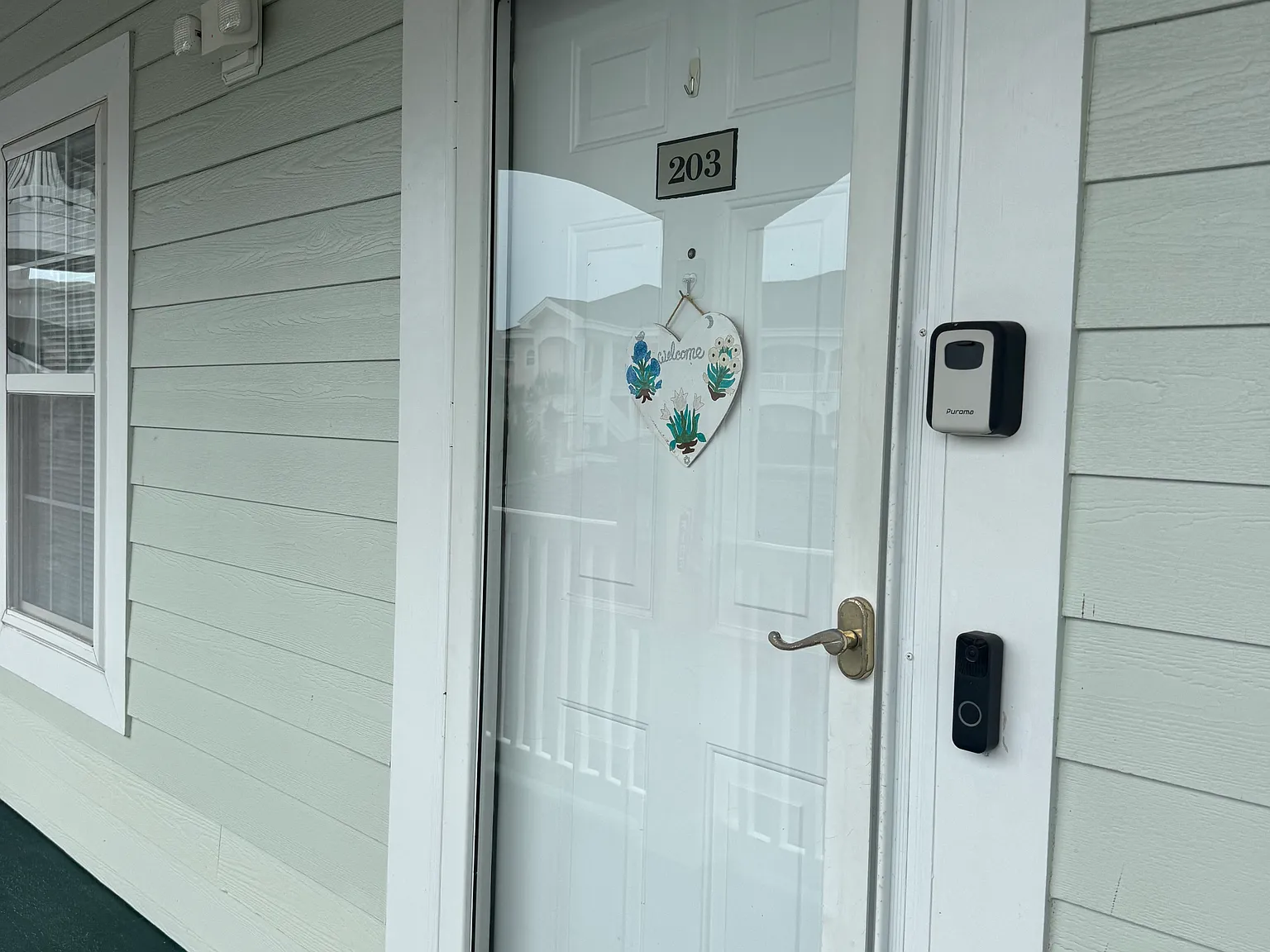 1 bed, 790 sqft, $1,350 — Photo 1