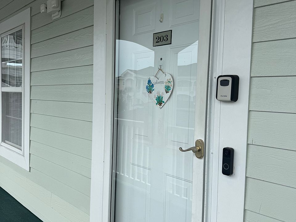 1st image of 4879 Dahlia Ct APT 203