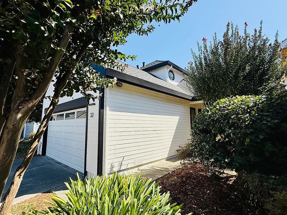 32 Valley West Cir