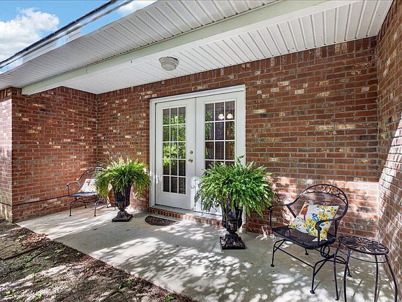5th image of 321 Raybourn Rd