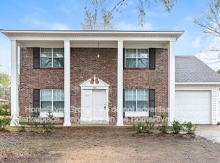 1891 Grovehaven Dr, Memphis, TN 38116