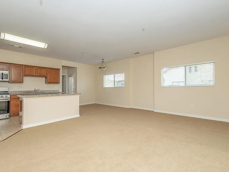 Vineyards at Palm Desert Apartment Homes — Photo 90