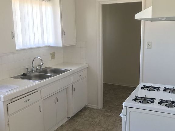 2nd image of 11526 Inglewood Ave APT D