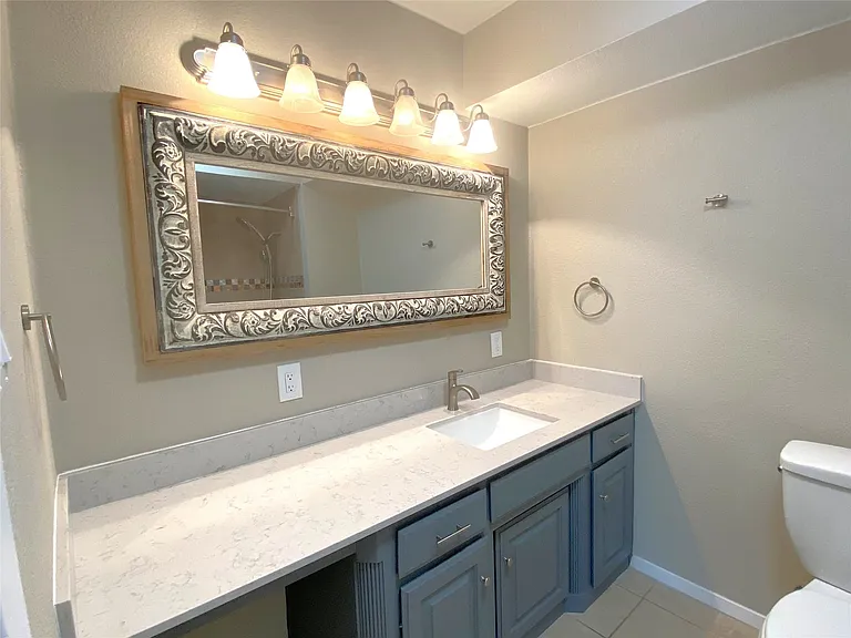 2704 Winding Creek Dr — Photo 5