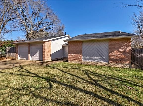 4th image of 2600 Edenwood Dr