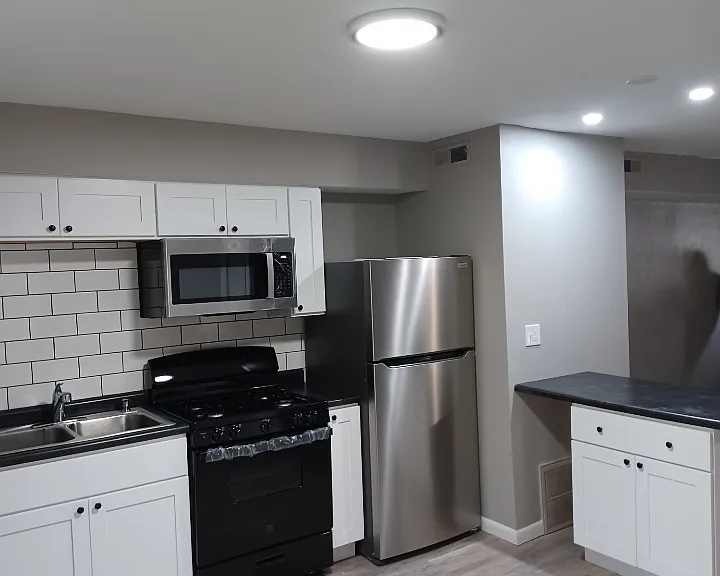 2104 E Empire St #1 — Photo 4