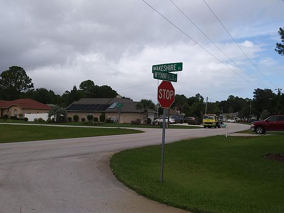 2nd image of 7 Wakeshire Pl