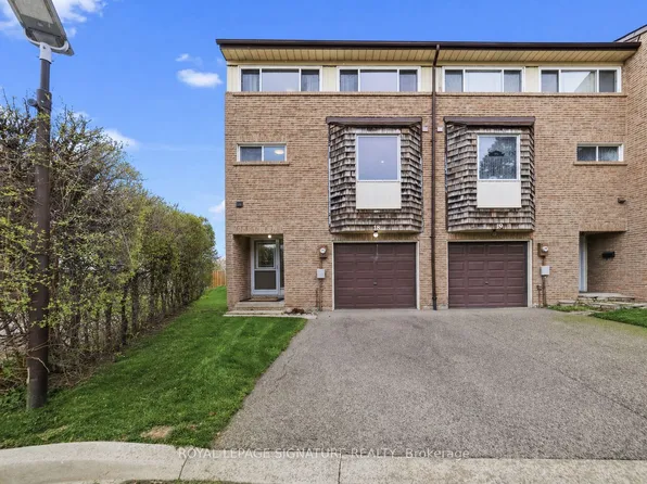661 Childs Dr #18, Milton, ON L9T 3V7