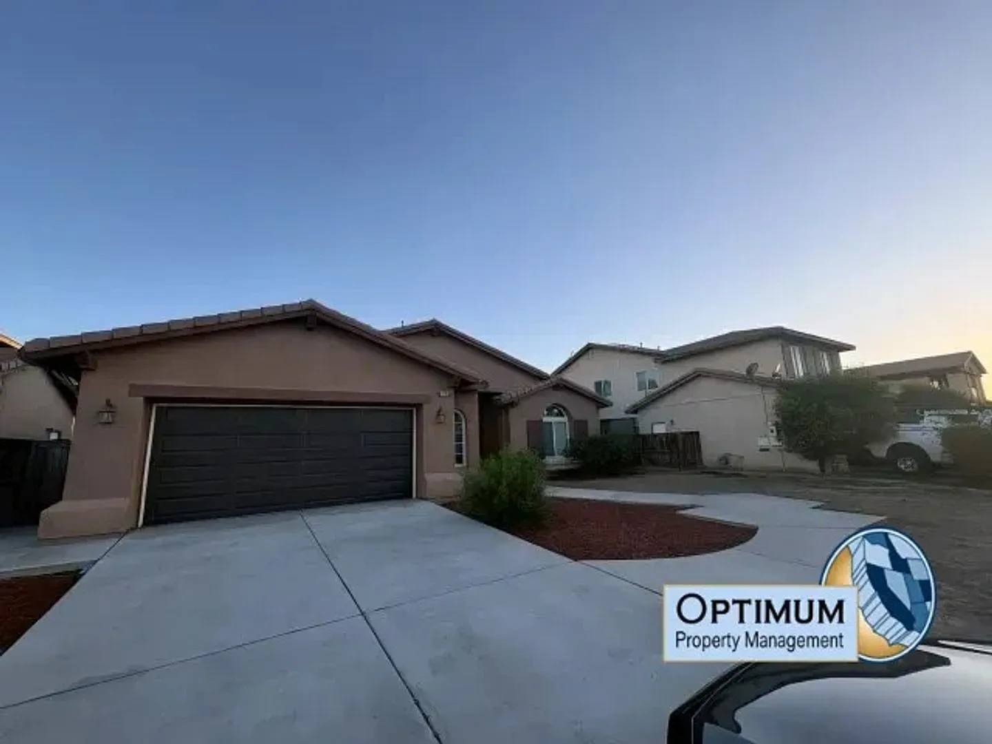Beautiful 3-Bedroom Home in Victorville — Photo 3