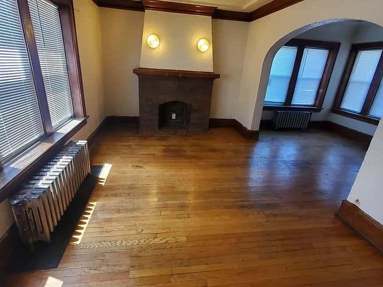 816 W. Greenfield Ave. - 19 Unit — Photo 6