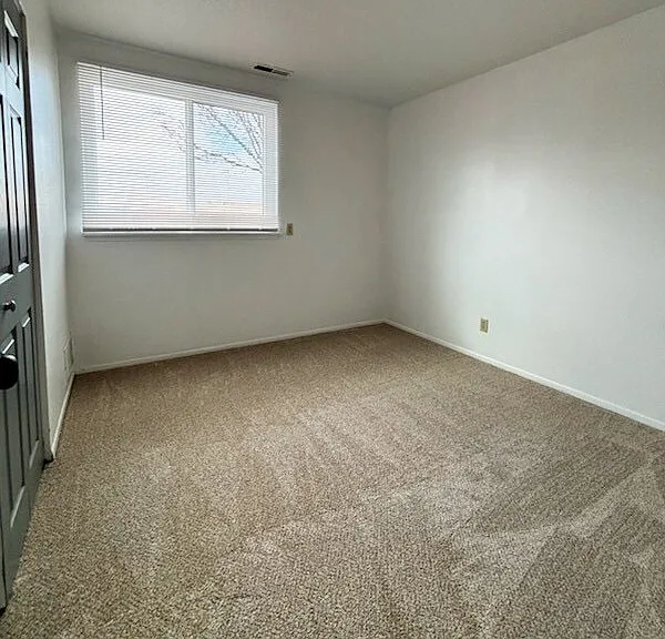 1316-1325 Southwestern Dr — Photo 31