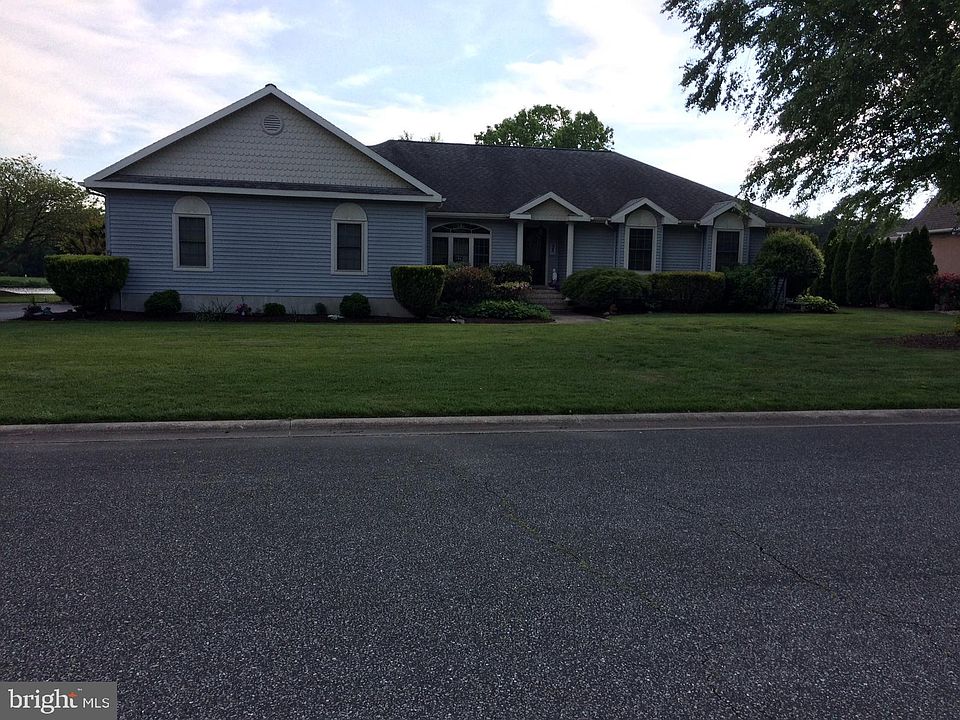 1st image of 167 E Mill Pond Dr