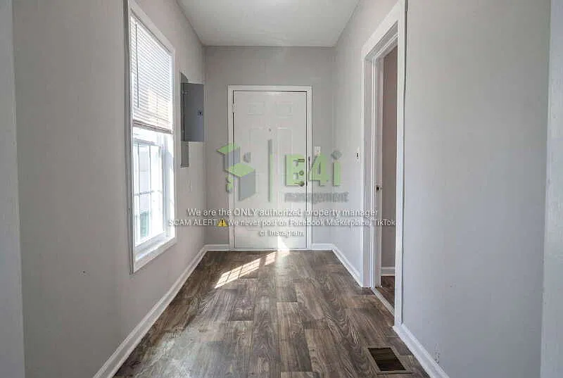 3 bed, 1.0 bath, 880 sqft, $895 — Photo 4