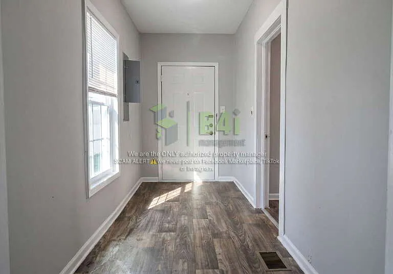 2728 9th St — Photo 4