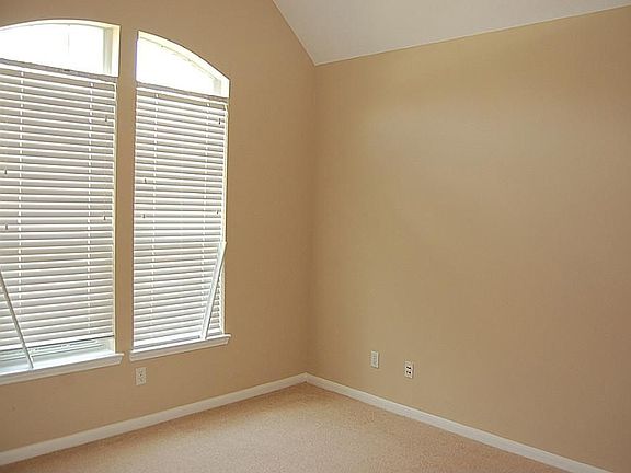 3rd image of 12207 Lakewood Glen Ct