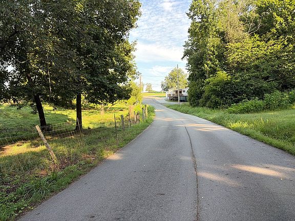 4th image of 382 County Road 410