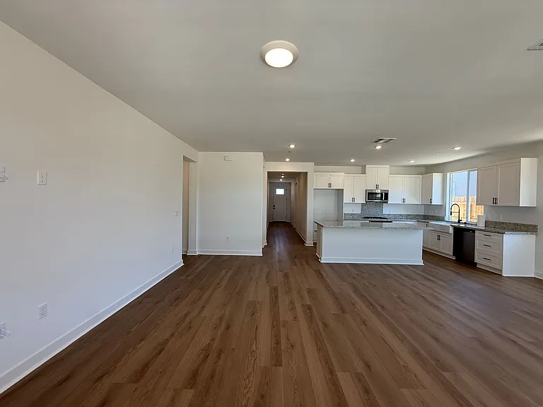 156 Coiner St — Photo 8