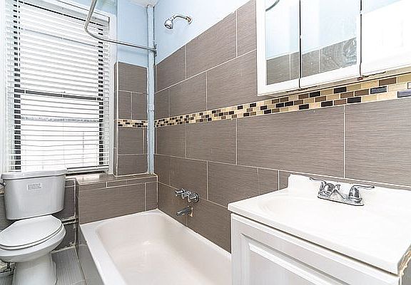 5th image of 332 Howard Ave #10