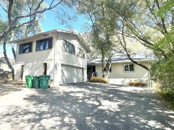 18099 Jayhawk Dr, Penn Valley, CA 95946