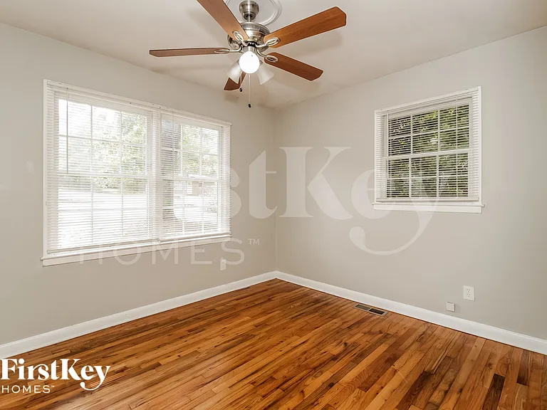 6818 Tralee Dr — Photo 11