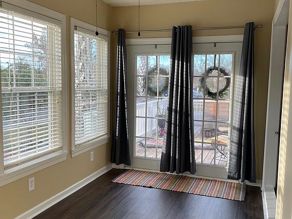 4th image of 709 Parkway Dr.