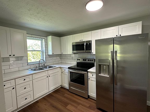 4th image of 202 Greenwood Ave