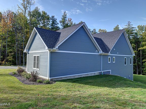 3rd image of 5 Thrushwood Ln
