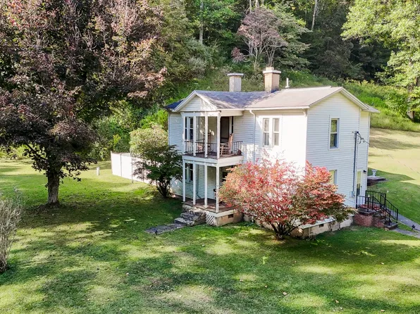 1202 3rd Run Rd, Glenville, WV 26351