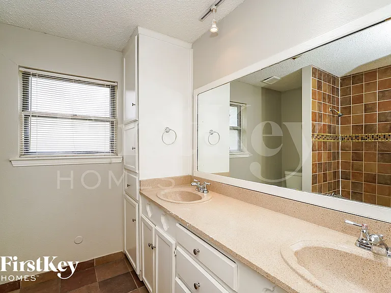 3417 Willowcrest Dr — Photo 17