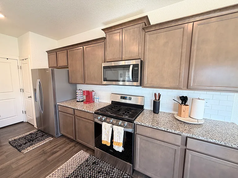 6977 Maidford Dr — Photo 11