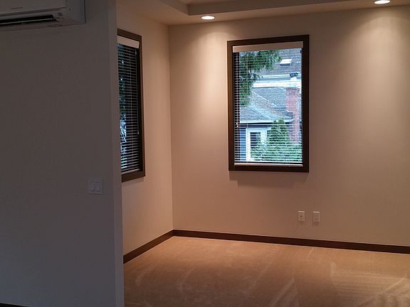 4th image of 9422 SE 33rd St
