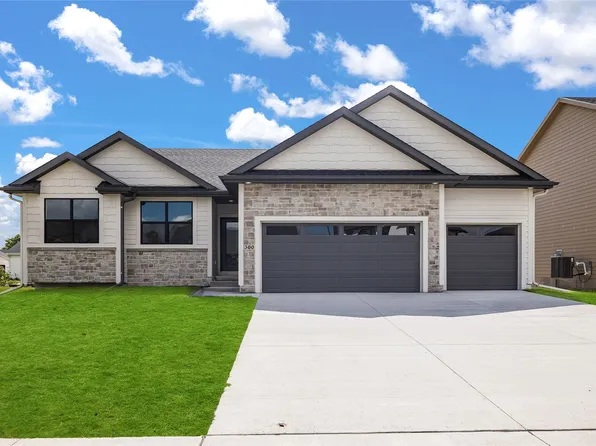 300 NW Ashley Ave, Waukee, IA 50263