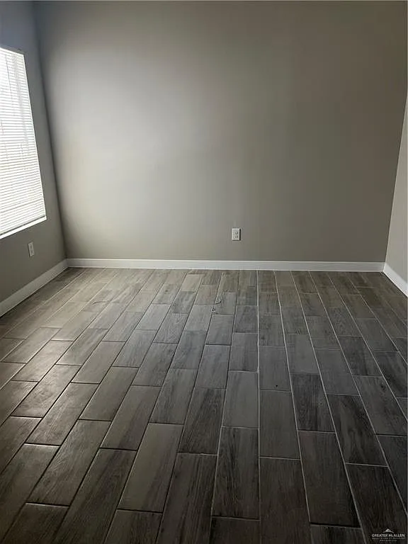 3 bed, 2.0 bath, 1080 sqft, $1,300 — Photo 4