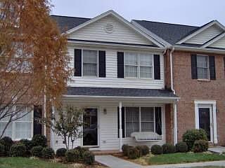 1st image of 740 Wyndhurst Dr